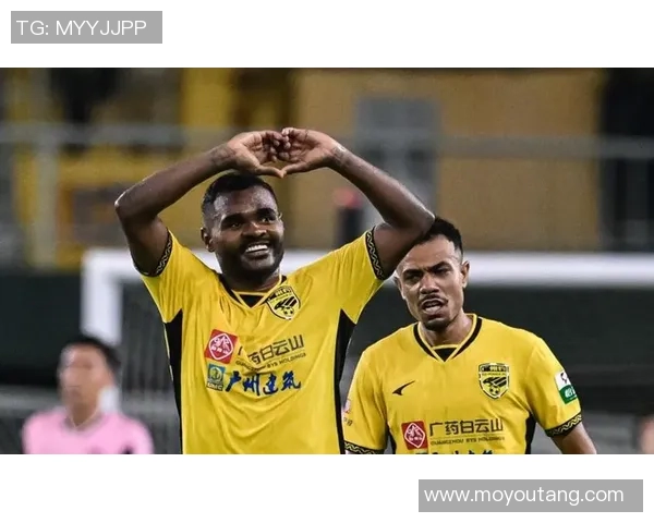 广州足球队速度变革引发热议球迷期待新战术与未来发展方向